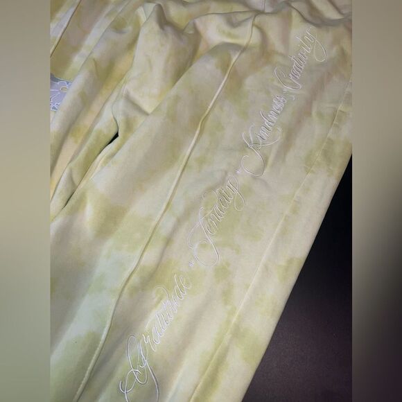 NIKE Tie dye Gratitude Tenacity Kindness Creativity Sweatpants Plus Size 3XL NWT - Picture 3 of 9